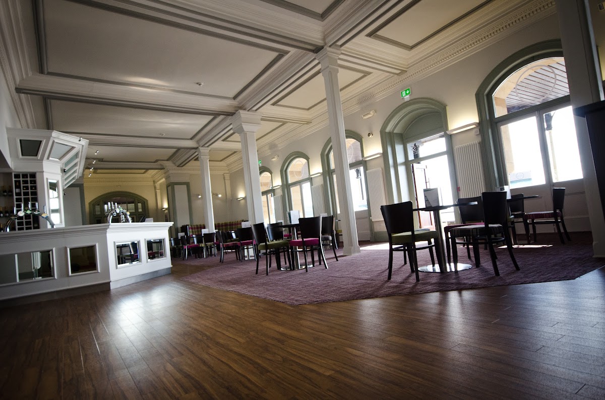 Farrer's Bar & Restaurant